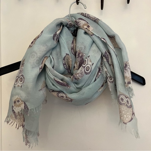Large light blue whimsical Owl print lightweight fashion scarf. Eyelash fringes - Picture 2 of 11